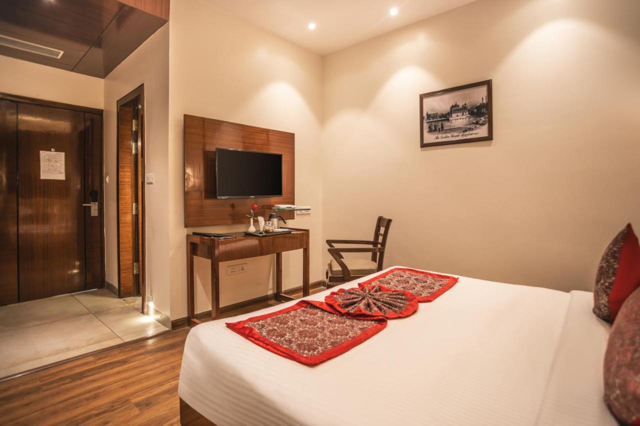Hotel Amritara Sadka Amritsar Extérieur photo
