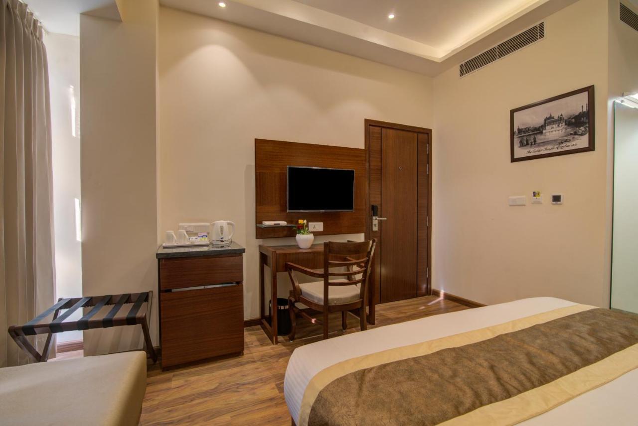 Hotel Amritara Sadka Amritsar Extérieur photo
