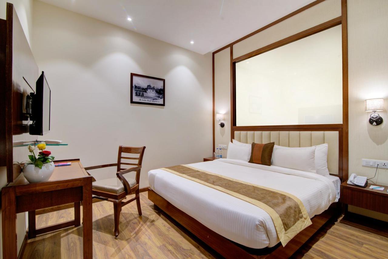 Hotel Amritara Sadka Amritsar Extérieur photo