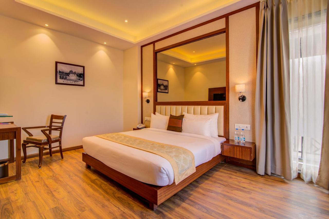 Hotel Amritara Sadka Amritsar Extérieur photo