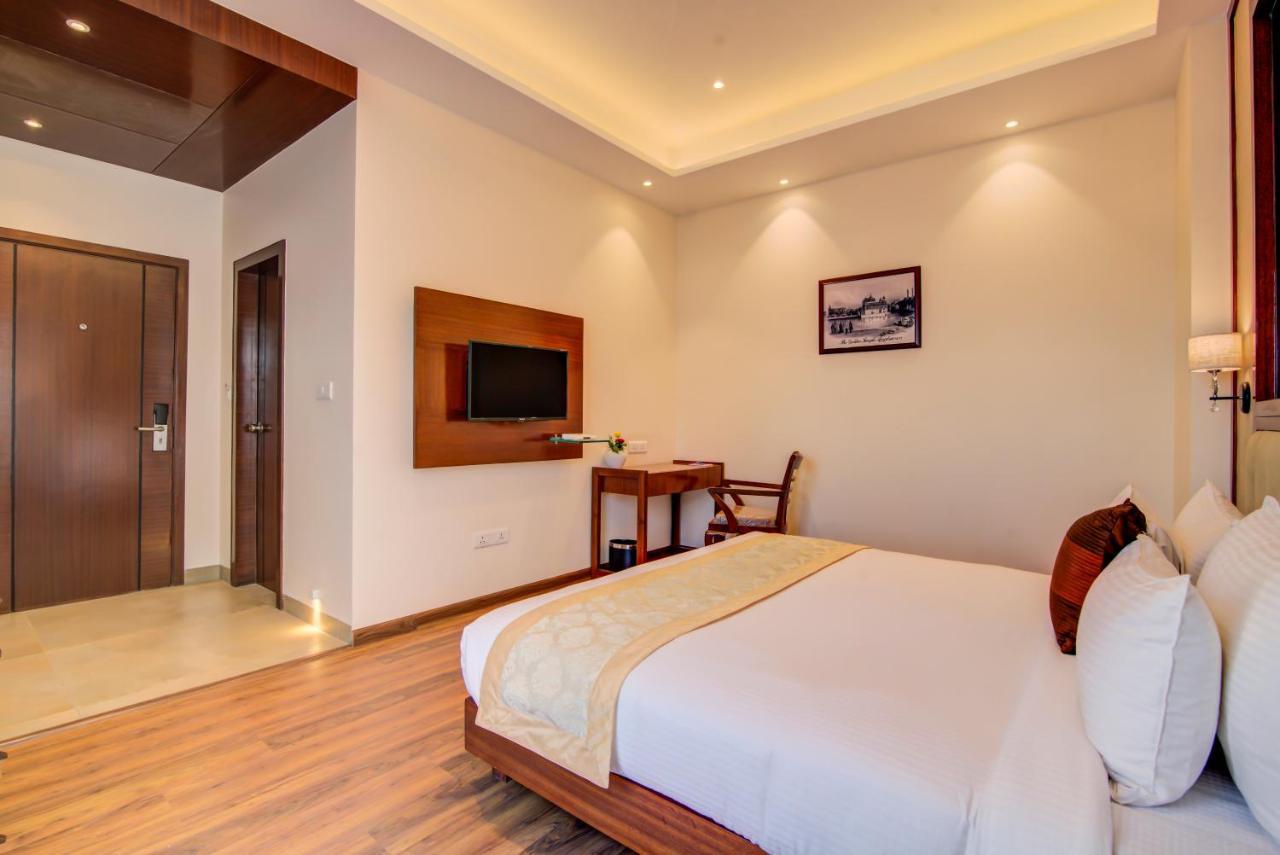 Hotel Amritara Sadka Amritsar Extérieur photo
