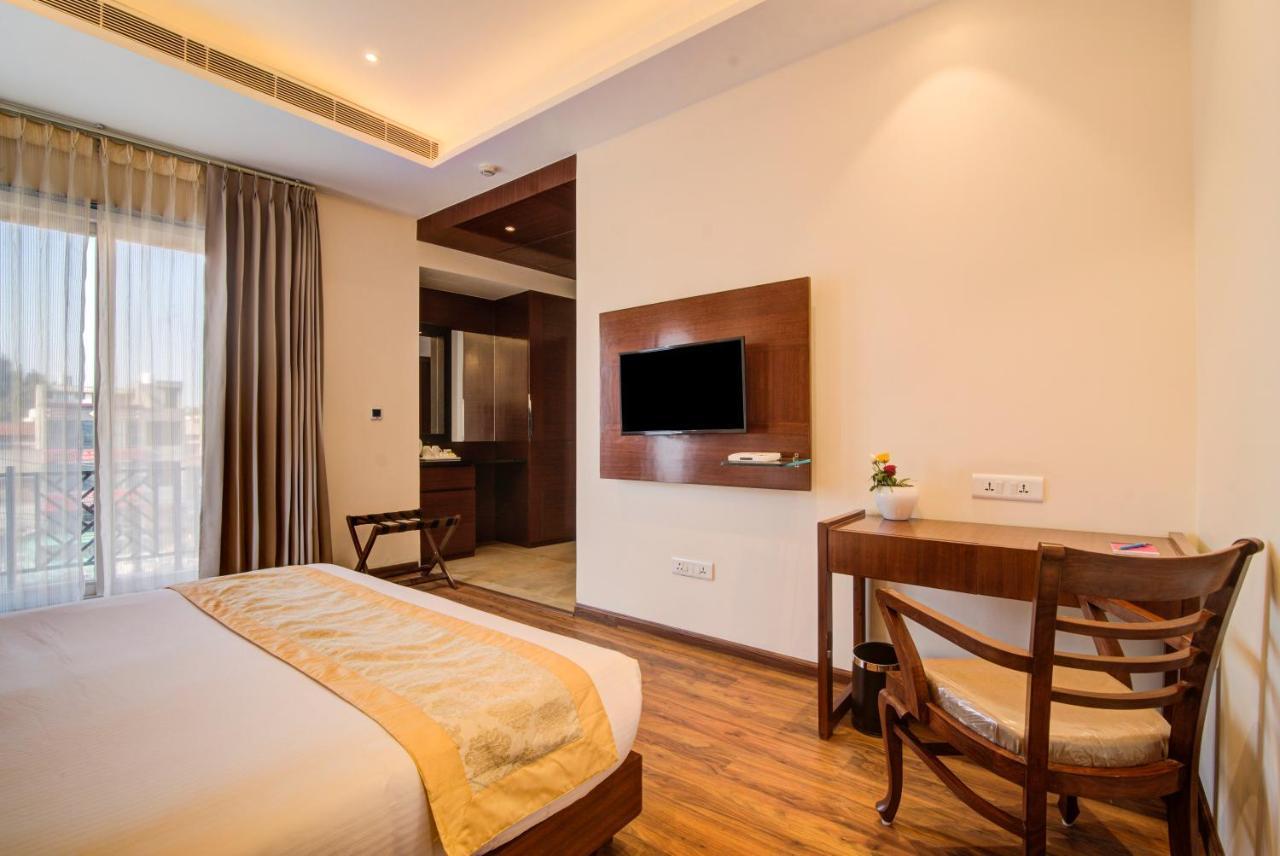 Hotel Amritara Sadka Amritsar Extérieur photo